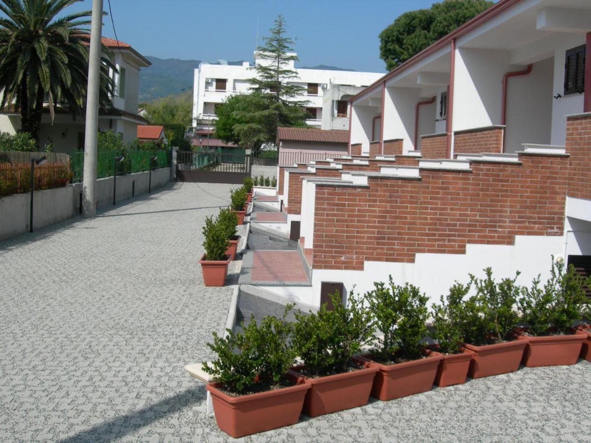 Residence Gualtieri Sant'Andrea Apostolo dello Ionio Exterior photo