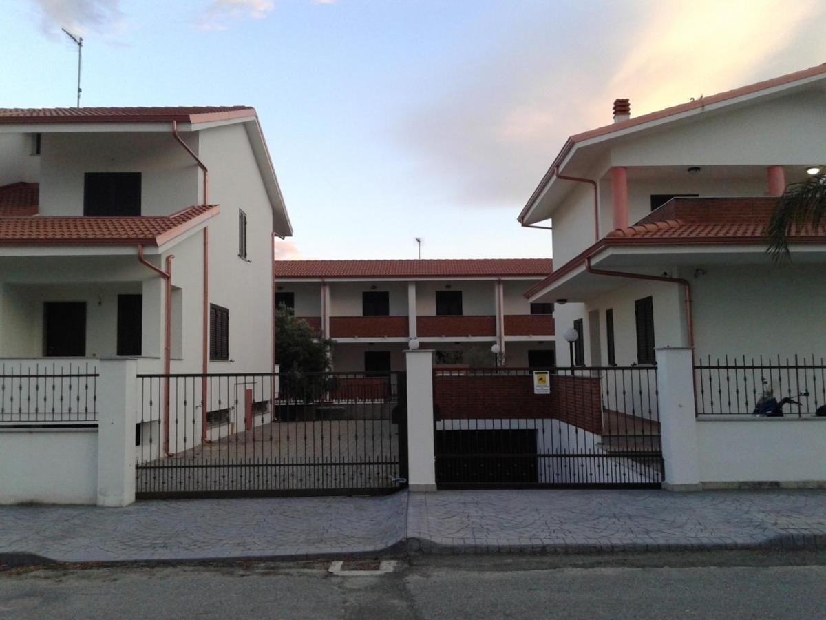 Residence Gualtieri Sant'Andrea Apostolo dello Ionio Exterior photo